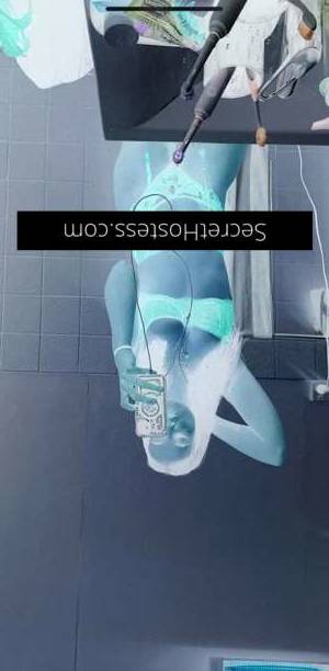 20 year old Escort in Liverpool Sydney sensual 20 yo brunette playmate, C-cup breasts