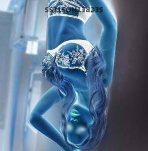 38 year old Central European Escort in Berlin Vivienne