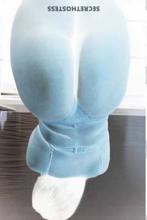 26 year old Escort in Modesto CA Caramel candy