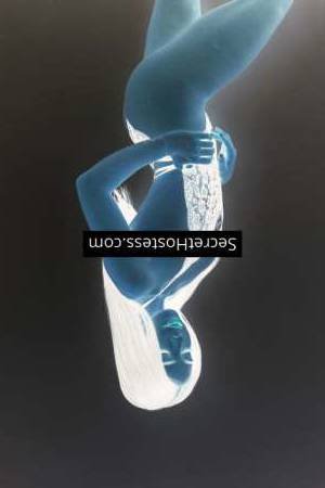 20 year old Hispanic Escort in Sarandë turn up the heat with Cleo