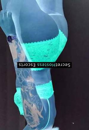 25 year old Colombian Escort in Cartagena Hot Colombian Model Cuarzo - Your Dream Girl