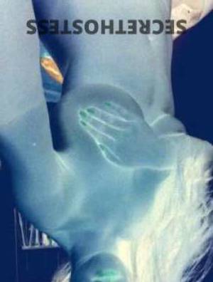 21 year old Escort in Gladstone the goddess of passion