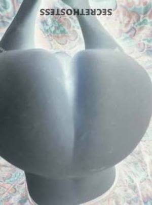 37 year old Escort in Raleigh NC Shanti Naughty Raleigh Escort for Fantasies and Fun