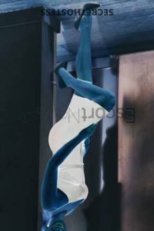 30 year old European Escort in Düsseldorf Celine Agency Joy