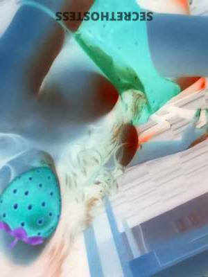 30 year old Colombian Escort in San Fernando Valley CA Colombiana allure with charming brunette anal sex