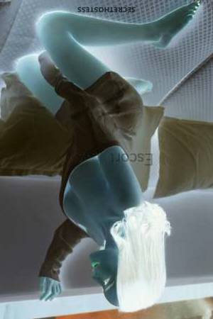 22 year old Asian Escort in Shanghai Hot cocoa escort