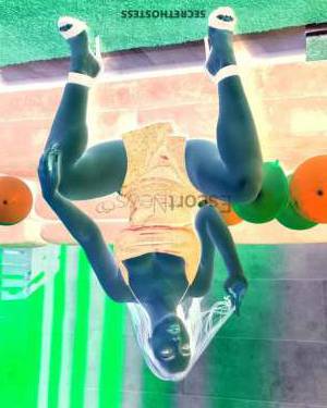 22 year old Indian Escort in Lahore Model Maniya Khan