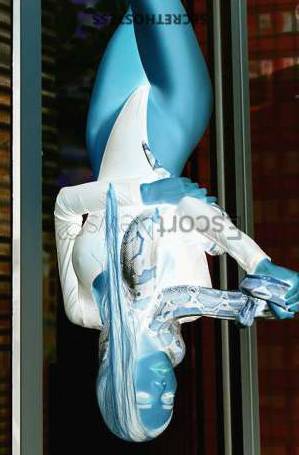 25 year old European Escort in Milan Leya Agency