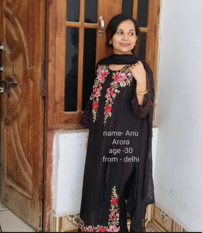26 year old Indian Escort in Agency escort girl in: Hamburg Indian escort service agency in Hamburg Germany and near 