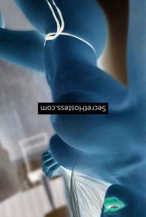 28 year old Hispanic Escort in Playa del Carmen Siren, alone