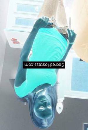 28 year old Caucasian Escort in Frankfurt Daniela