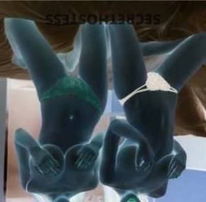 Hot Threesome with Pretty GFs in Sunshine Coast