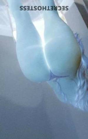 20 year old Cuban Escort in San Fernando Valley CA Cubana Escort, Discreet Area