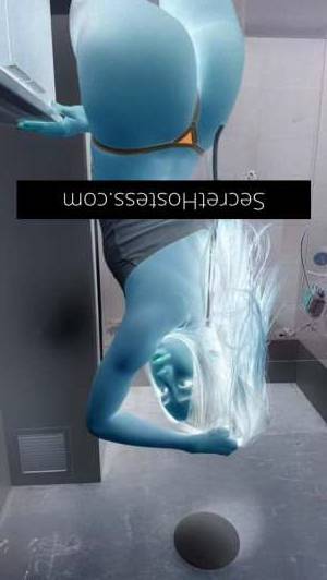 20 year old Asian Escort in Surfers Paradise Gold Coast Captivating Miya Enchanting Singaporean Babe for Decadent 