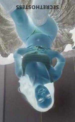24 year old Escort in Omaha NE Juicy Lip Allure
