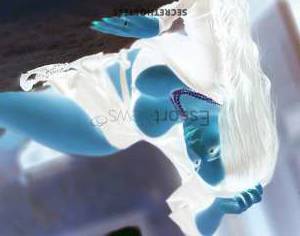 28 year old European Escort in Warsaw Meet Kira