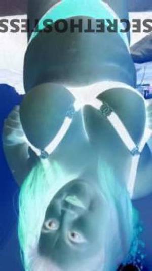 30 year old Escort in Albury Horny Slut Evie's Wet Pussy Throb