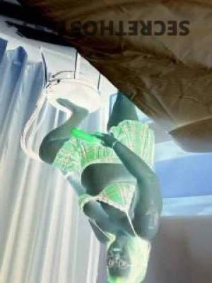 30 year old Escort in Albury Horny Evie's Wet Pussy Throbs