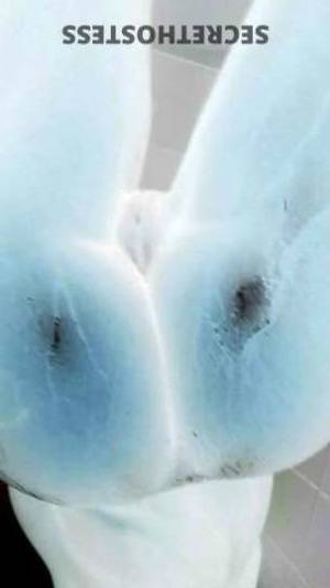 22 year old Escort in Fredericksburg VA Petite Cream Freak