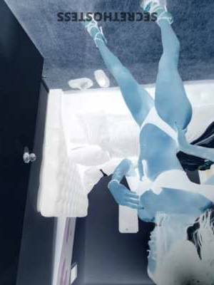 23 year old Latino Escort in Los Angeles CA Experience Pleasure