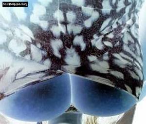 26 year old European Escort in Lyon Enchanting Erotica Indulge in Mischievous Delights