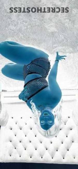 24 year old Escort in Los Angeles CA statuesque