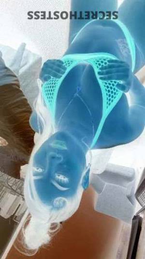 27 year old Haitian Escort in Springfield IL 2 Sexy Companions - Call/Text Now