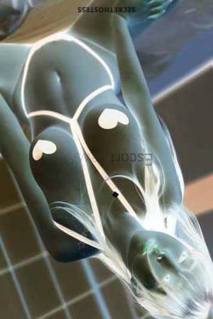 22 year old Asian Escort in Riyadh Amy - Model Independent