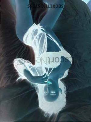 23 year old Asian Escort in Kuala Lumpur Miu Miu, Classy Agency Model