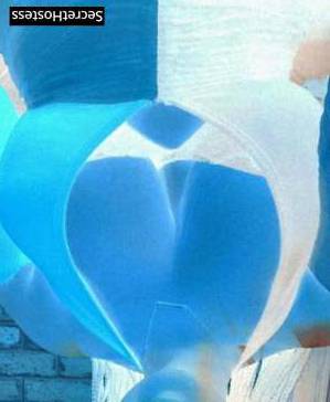 28 year old Escort in Cairo Finding Fun Companionship Tempting 28-Year-Old Escort