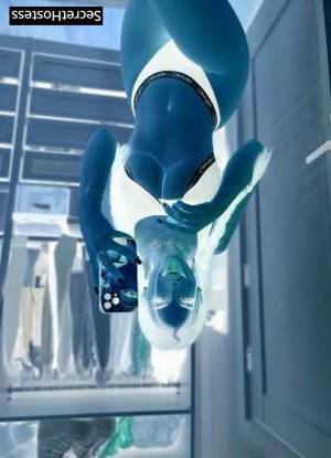 23 year old Escort in Vancouver Newcomer Sarah Rocks Your World with Best Services