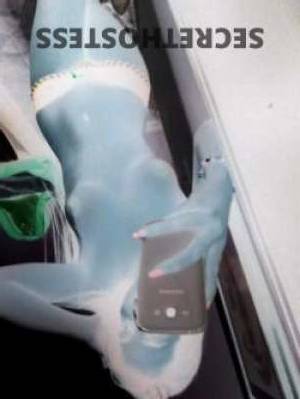 24 year old Indian Escort in Maidstone Melbourne Horny Indian girl wants cock ride and 69