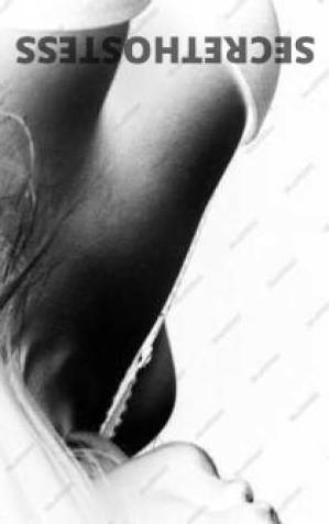 38 year old Escort in Aeroglen Cairns Hot Blonde Sex Goddess