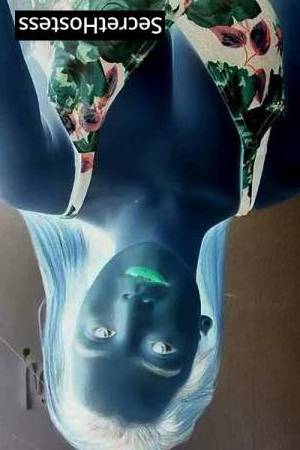 21 year old Malaysian Escort in Kuala Lumpur Molly Exquisite Companion for Romantic Dinners and Casual 