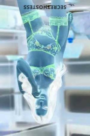 22 year old Escort in London Captivating Bonnie, from Paddington, Offers Unforgettable 