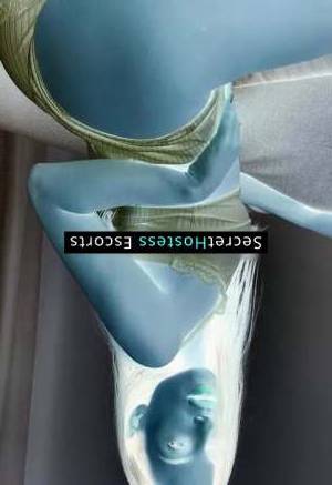 23 year old Escort in Riyadh girl seeking company in Jeddah