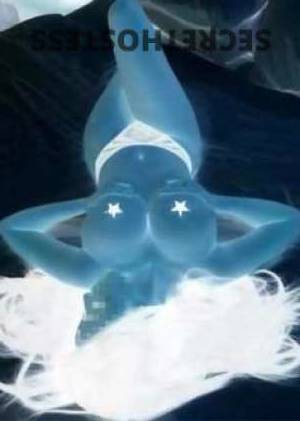 21 year old Malaysian Escort in Warrnambool New to Warrnambool, Drain U Now