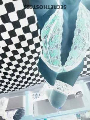 46 year old Escort in Harrisburg PA Companion
