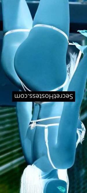 18 year old Latin Escort in Rijeka Esmeralda - Available Now