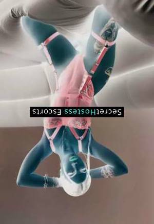 20 year old Cuban Escort in Cancun Karla Passionate Mixed Massage and Unforgettable Delight