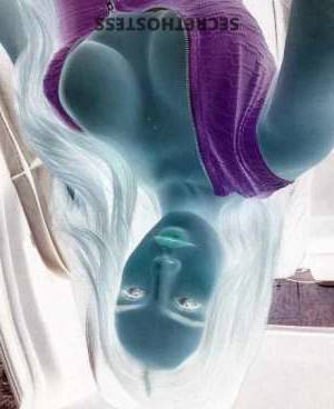 26 year old Escort in Los Angeles CA Hot curvy Natalie tonight