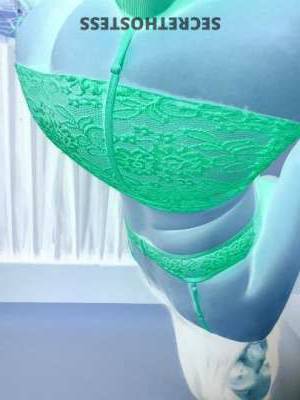 22 year old Escort in Los Angeles CA PY and xotic TREAT