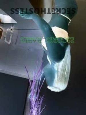 23 year old Escort in Toowoomba Hot tits girl, Toowoomba dragon service