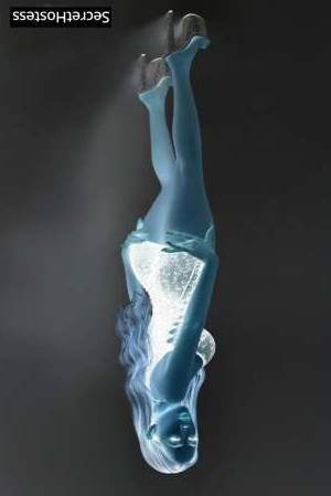 22 year old Escort in San Diego CA "Seeking the Lady of Your Dreams? I'm here to 