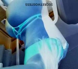 25 year old Dominican Escort in Scranton PA Dominican, drinking, smoking