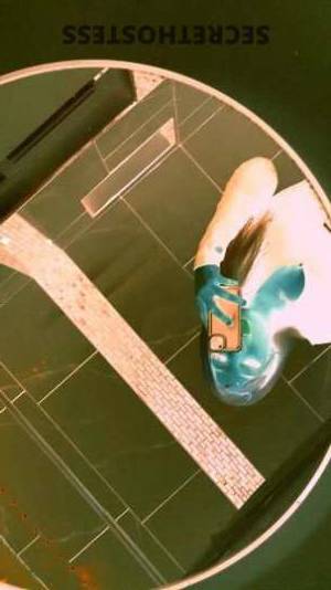20 year old Escort in Los Angeles CA Sexy Ari Available