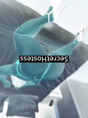 30 year old Caucasian Escort in Knoxville TN Busty Brunette bombshell for dreamy encounters