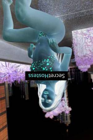 19 year old European Escort in Dubai Attractive and Energetic Escort Dana