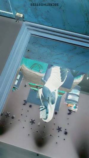 Escort 151CM Tall Al Manama Image - 1