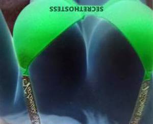 32 year old Latino Escort in Palm Springs CA Sexy Latina Brunette